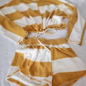 WinWin Gold and White Striped Pajama Set